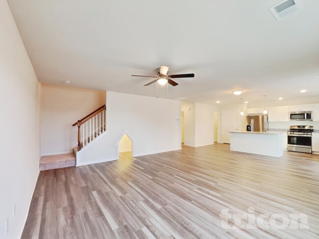 Building Photo - 33 Chalet Ct