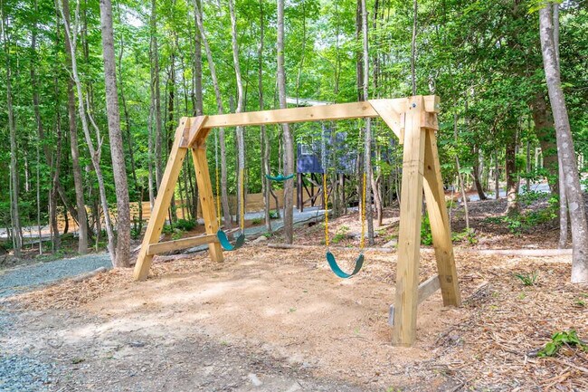 Building Photo - 288 Stone Wall Rd