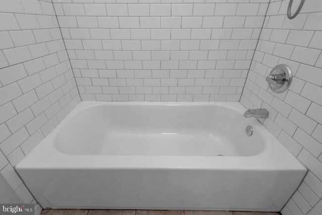 Building Photo - 45 Heritage Ct