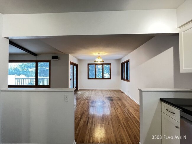 Building Photo - 4br 2.5ba 2cg ~ Security Deposit Alternati...