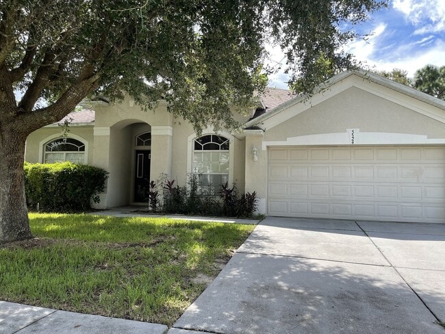 Building Photo - Beautiful 4-Bedroom, 2-Bath House Availabl...