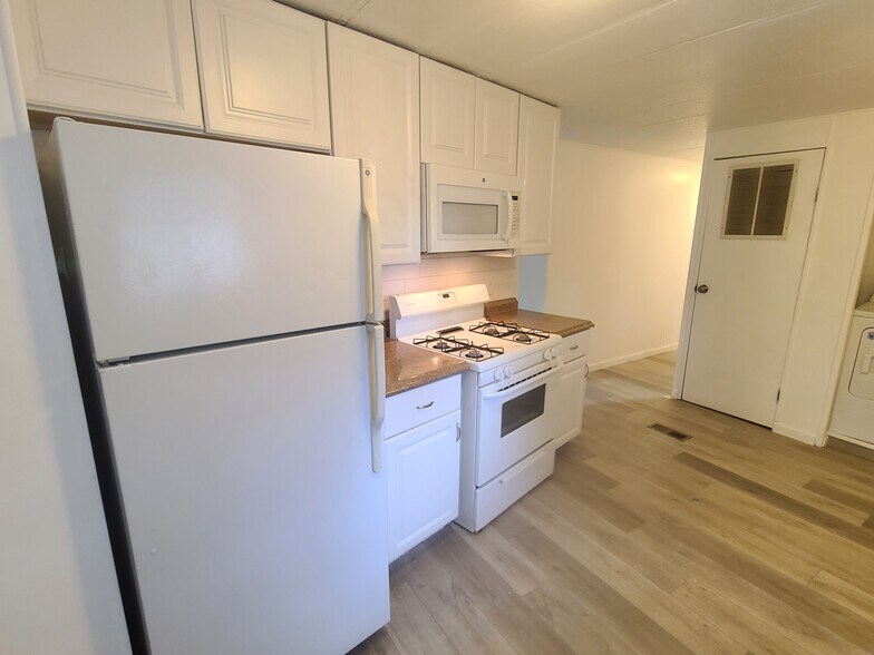 Building Photo - 4448 E Wintergreen