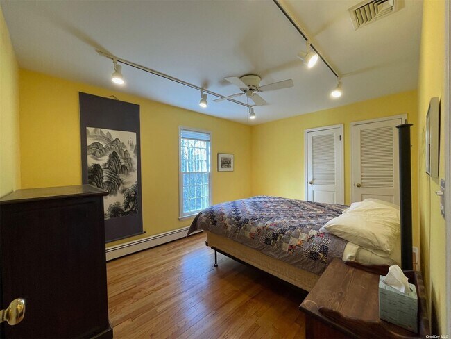 Building Photo - 3 Lamont Ln