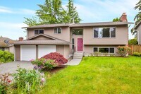 Building Photo - 4 Bedroom 3 Bath Split Level Kirkland
