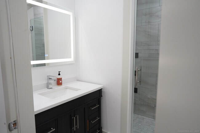 Building Photo - 9 Grey Fox Lane