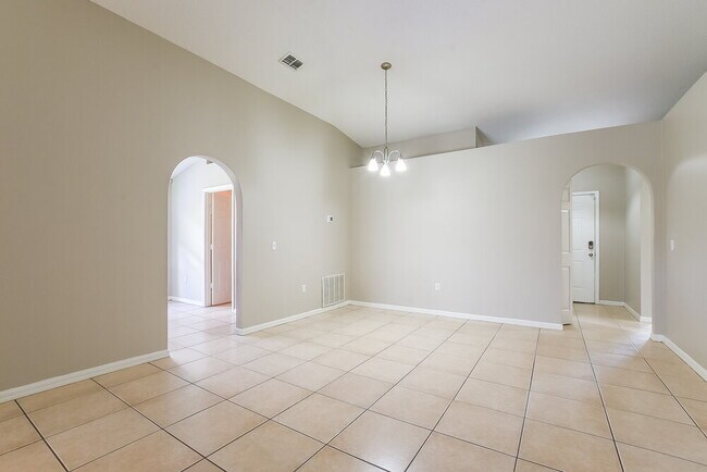 Building Photo - 6853 Westlake Blvd