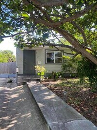 Building Photo - 917 31st St