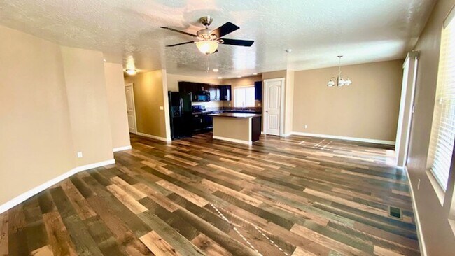 Building Photo - 3 Bed (+ bonus room) 2 Bath Home in Meridi...