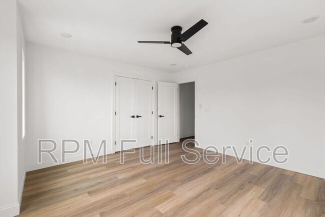 Building Photo - 2109 14th Ave N