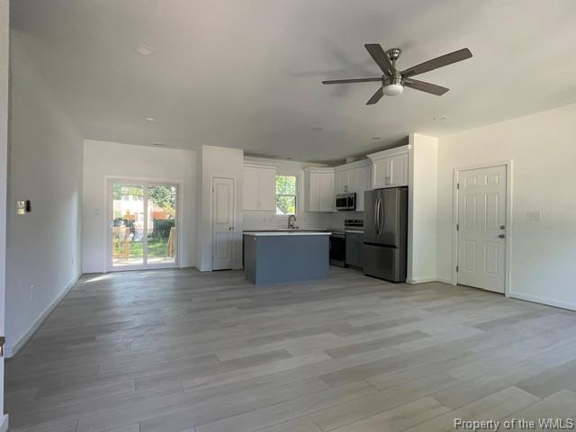Building Photo - 884 Cascade Dr