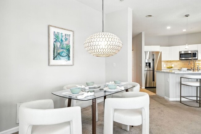 Building Photo - Spacious Andante Top-Floor 2/2 Condo Available Now!