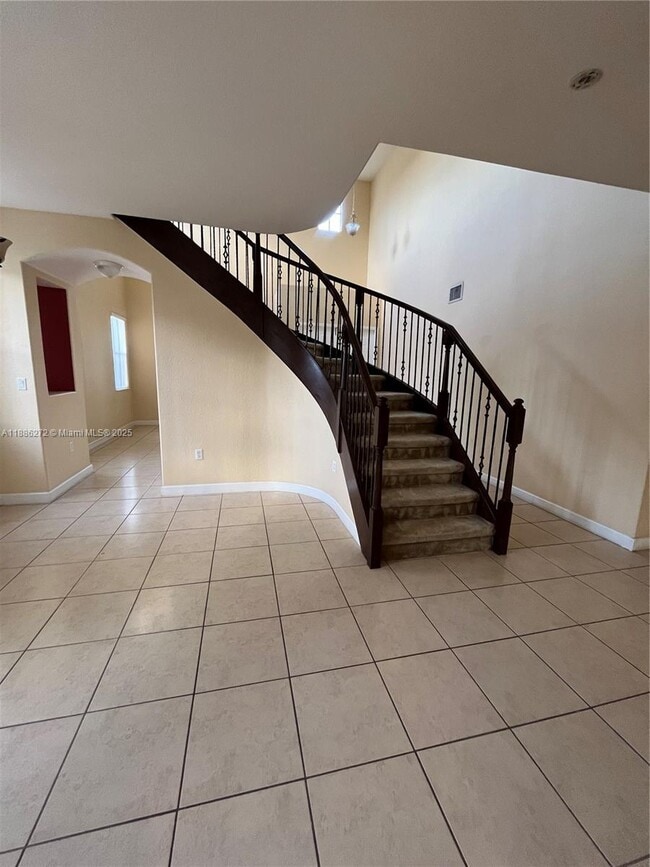 Building Photo - 9140 SW 153rd Ave