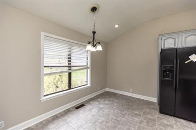 Building Photo - Charming 3BR/2BA Home in Vincent