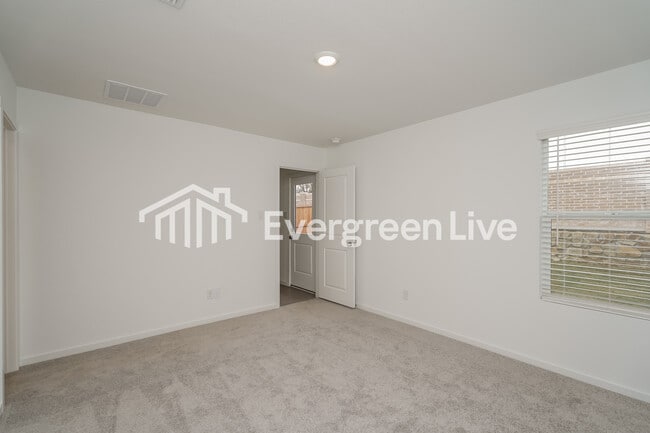 Building Photo - 808 Dressage Ln