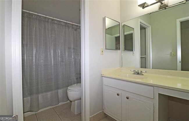 Building Photo - 40 Glenald Way NW