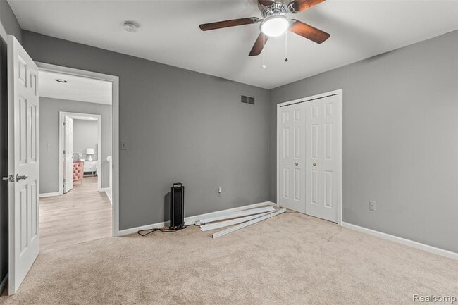 Building Photo - 23931 Pointe Dr