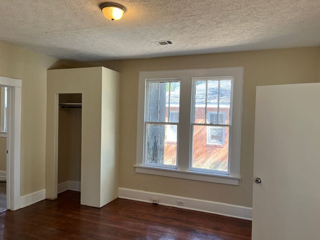 Building Photo - **ON HOLD**Total Electric**4 Bedroom / 2 B...