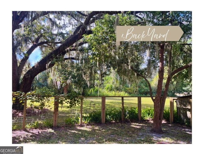 Building Photo - 208 Bartlett St