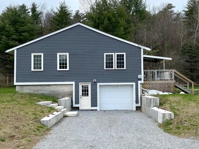 Building Photo - 3 Bedroom Apartment in Colchester VT Available 7/1!