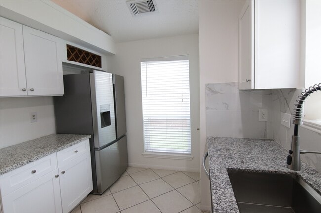 Building Photo - 6918 Glen Rosa Dr