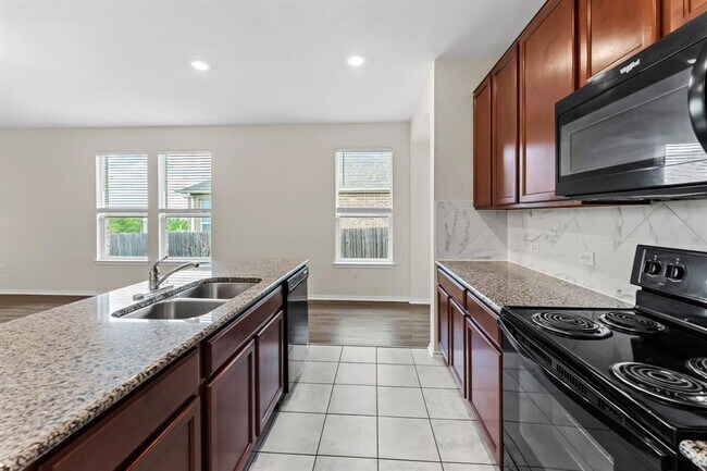 Building Photo - 633 Weizenbock Ln