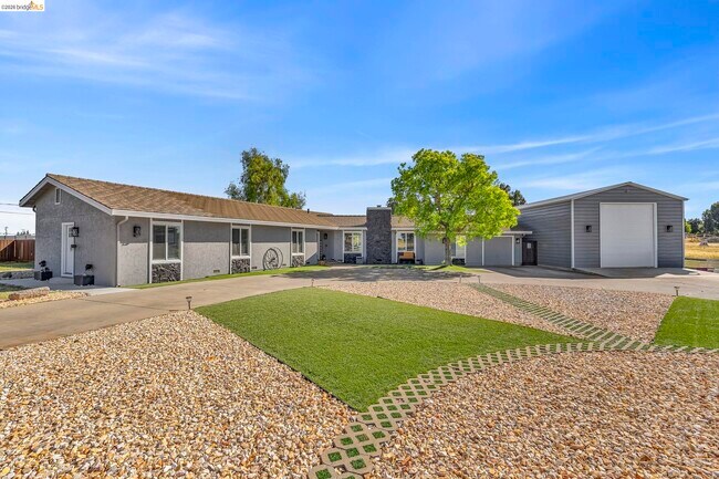 Building Photo - 59 Old Stagecoach Rd