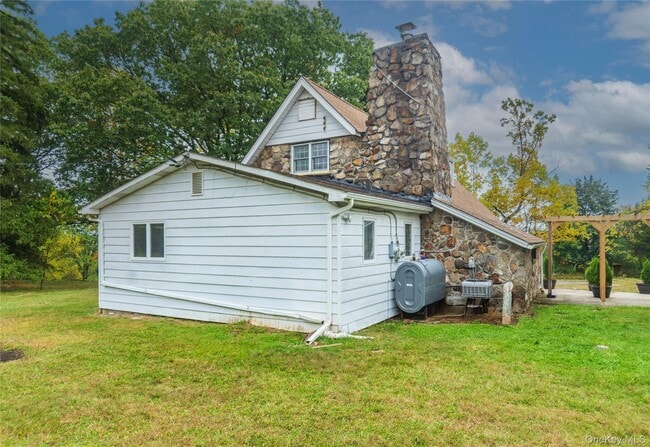 Building Photo - 79 Mountainside Rd
