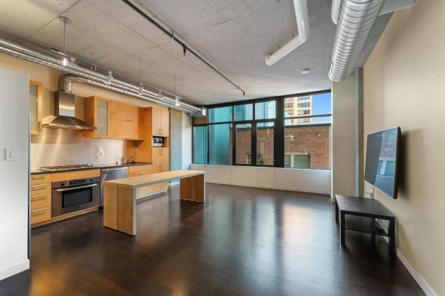 Building Photo - 1 bedroom in Seattle WA 98121