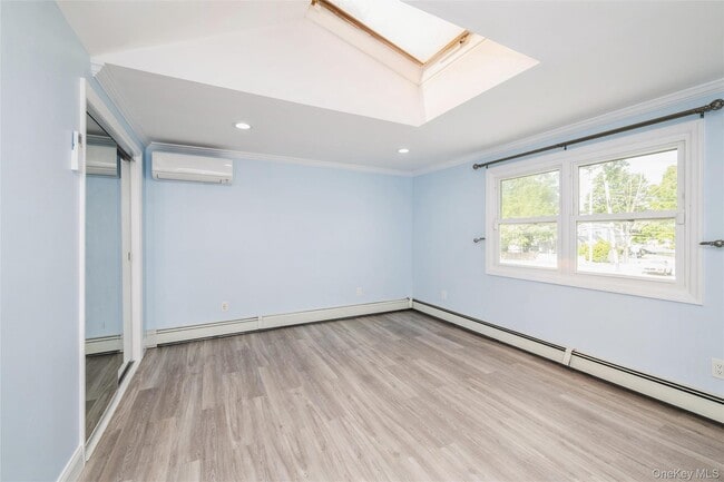 Building Photo - 14 Tailor Ln