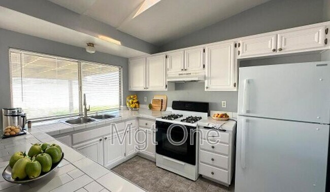 Building Photo - 12643 Gorham St