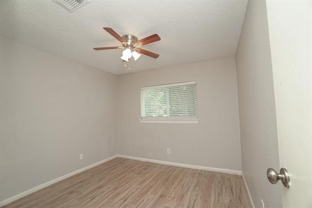 Building Photo - 302 Rosemary Ln