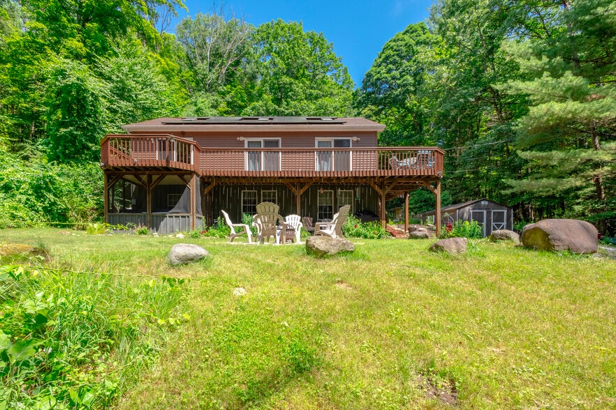 Building Photo - 386 Leroux Rd