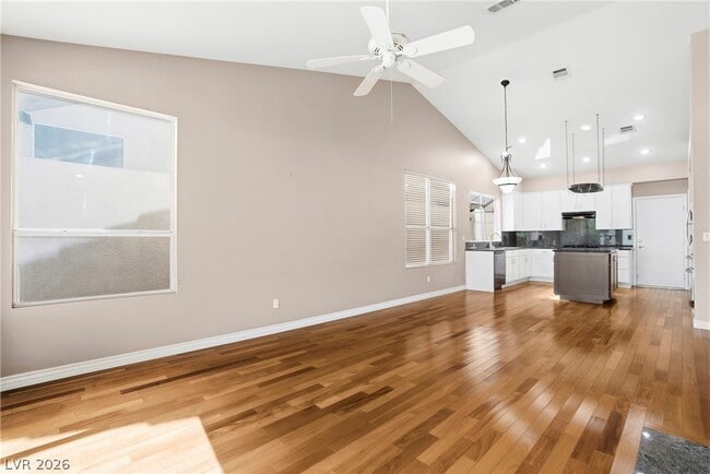 Building Photo - 2870 Deerwood Ct