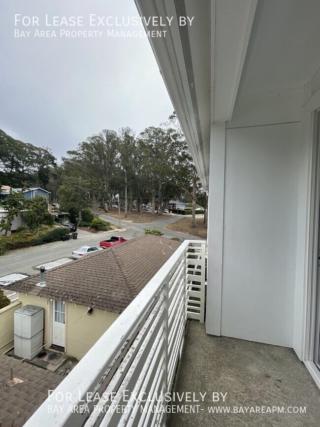 Building Photo - 195 Avenue Cabrillo-8