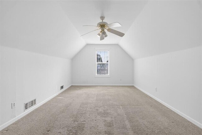 Building Photo - 5630 Saltcreek PIace NE