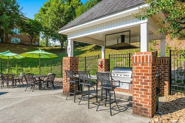 Outdoor Patio and Grill - Morgan Ridge
