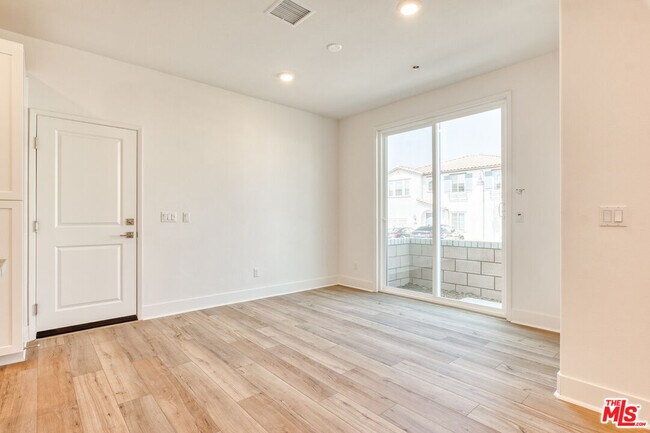 Building Photo - 5603 Kate Way