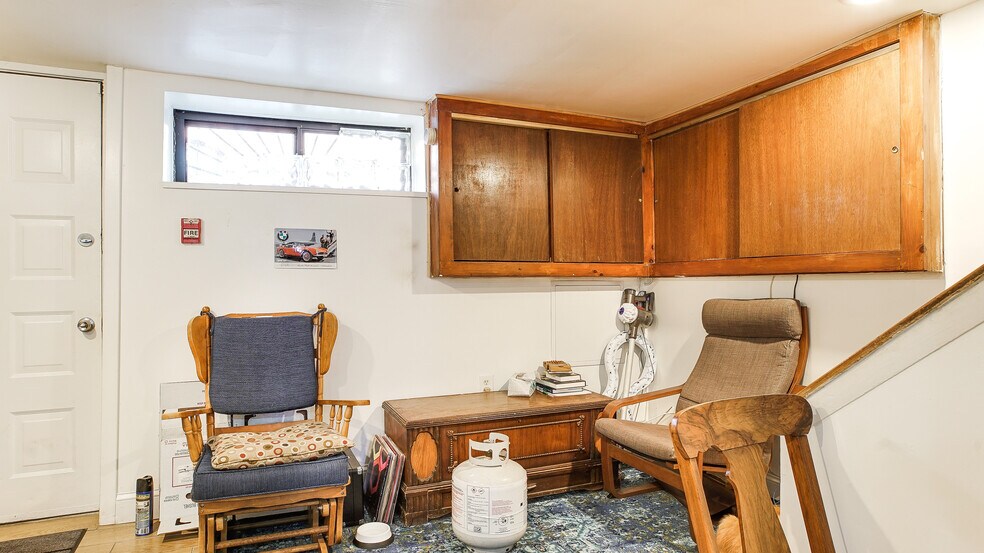Building Photo - 724 Kater St
