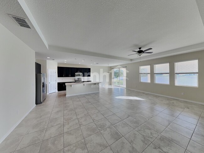 Building Photo - 1813 Henley St