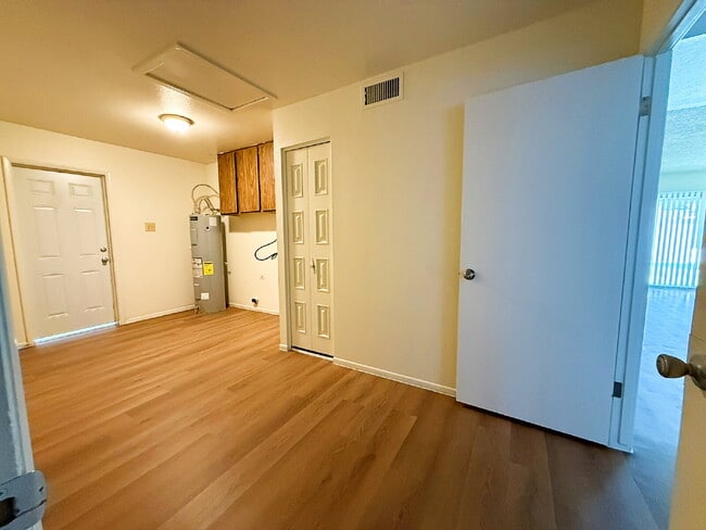 Building Photo - Fully Remodeled Home in Prime Location – Move-In Ready!