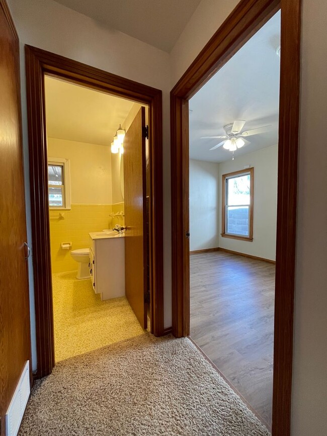 Building Photo - Cozy 3-Bed, 2-Bath Retreat in Serene Neigh...