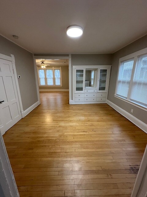 Building Photo - 2527 S Howell Ave