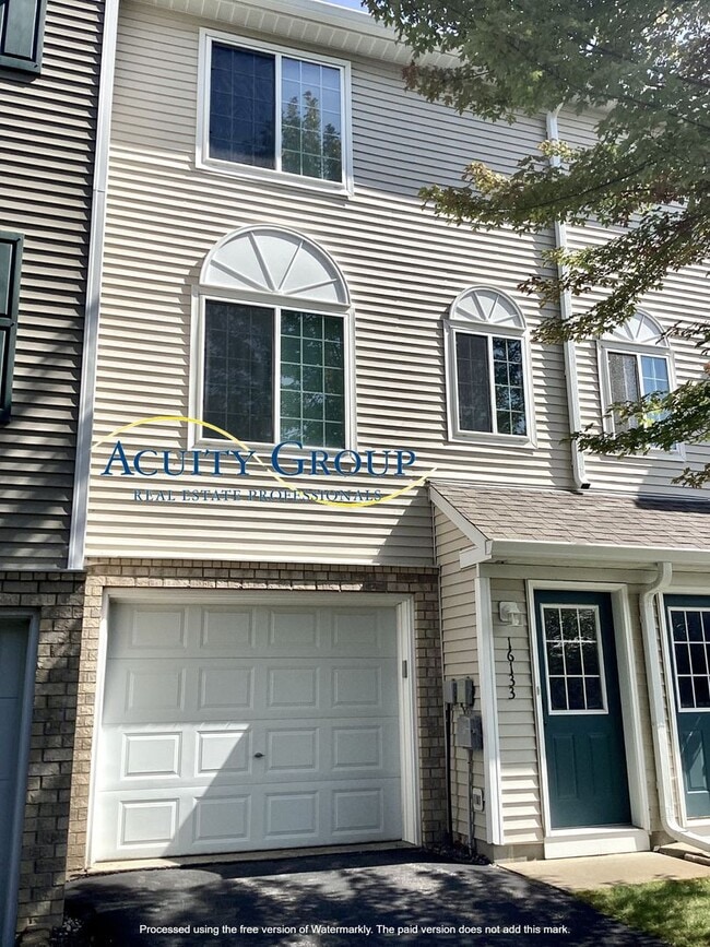 Building Photo - 2BR, 2BA Otsego Townhome for Rent