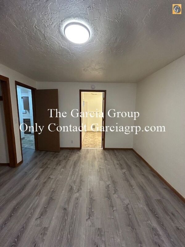 Building Photo - 581 Holmes Ln