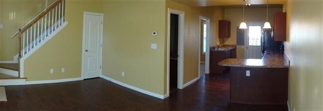 Building Photo - 323 Burley Ave