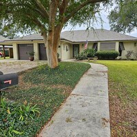 Building Photo - 106 E Garden Dr