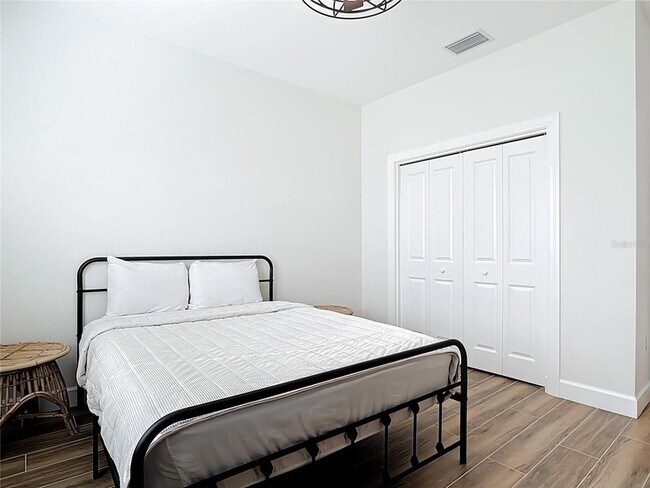 Building Photo - 26 Medalist Way