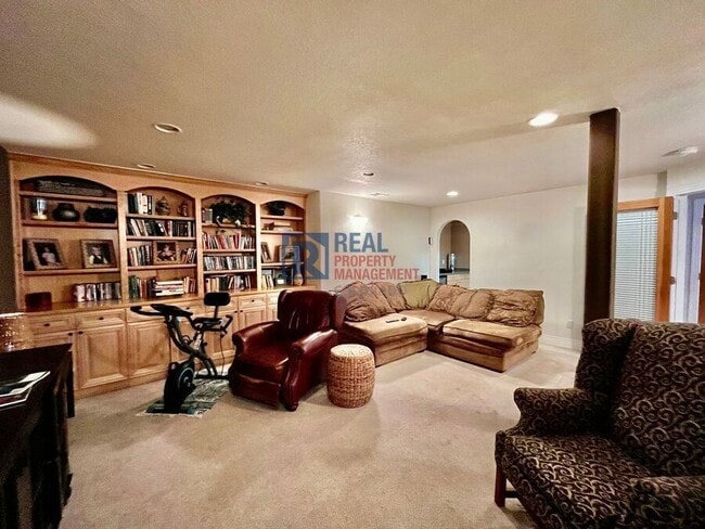 Building Photo - 5638 Red Fern Ct