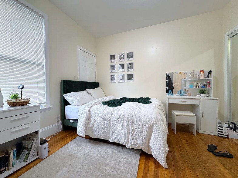 Building Photo - 214 Freeman St