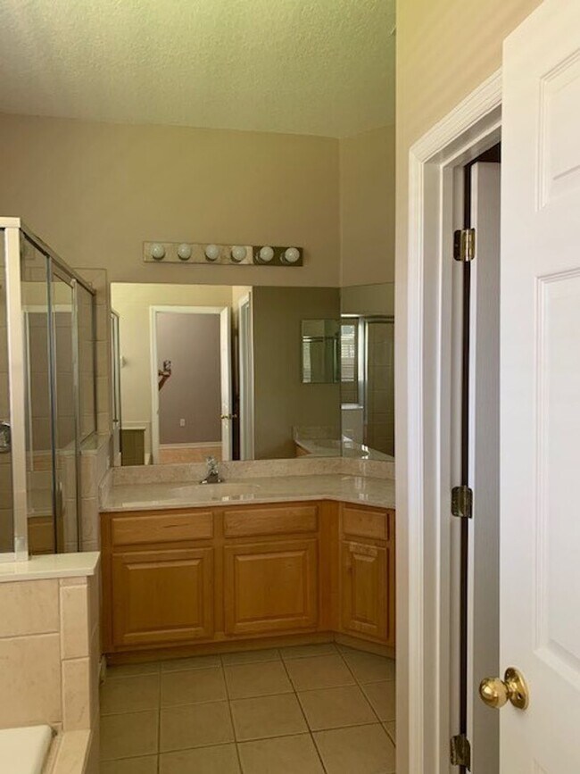 Building Photo - 226 Venetian Bay Cir